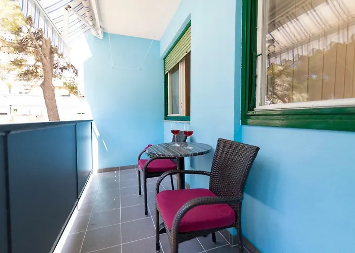 Апартаменты Sunny & Spacious, 2 Bedroom With Free Parking Сплит